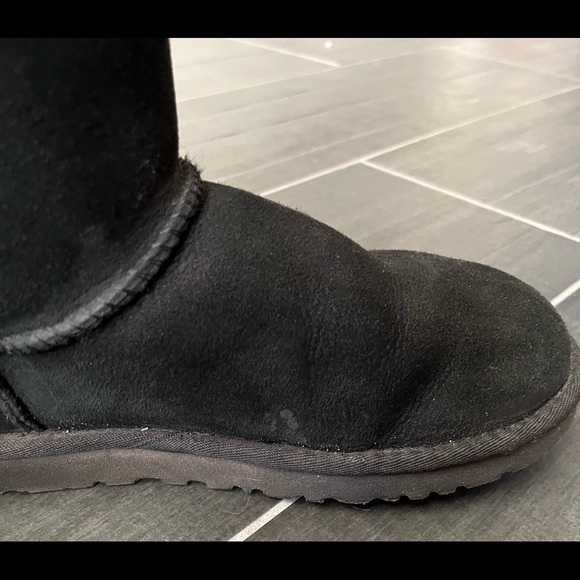 UGG Black Bailey Button sz 6 - Picture 5 of 11